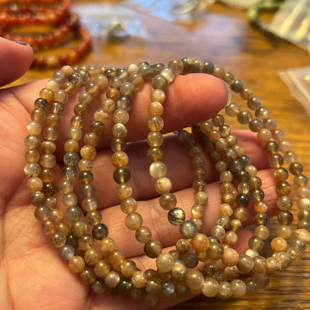 Black moonstone (one) 4mm
